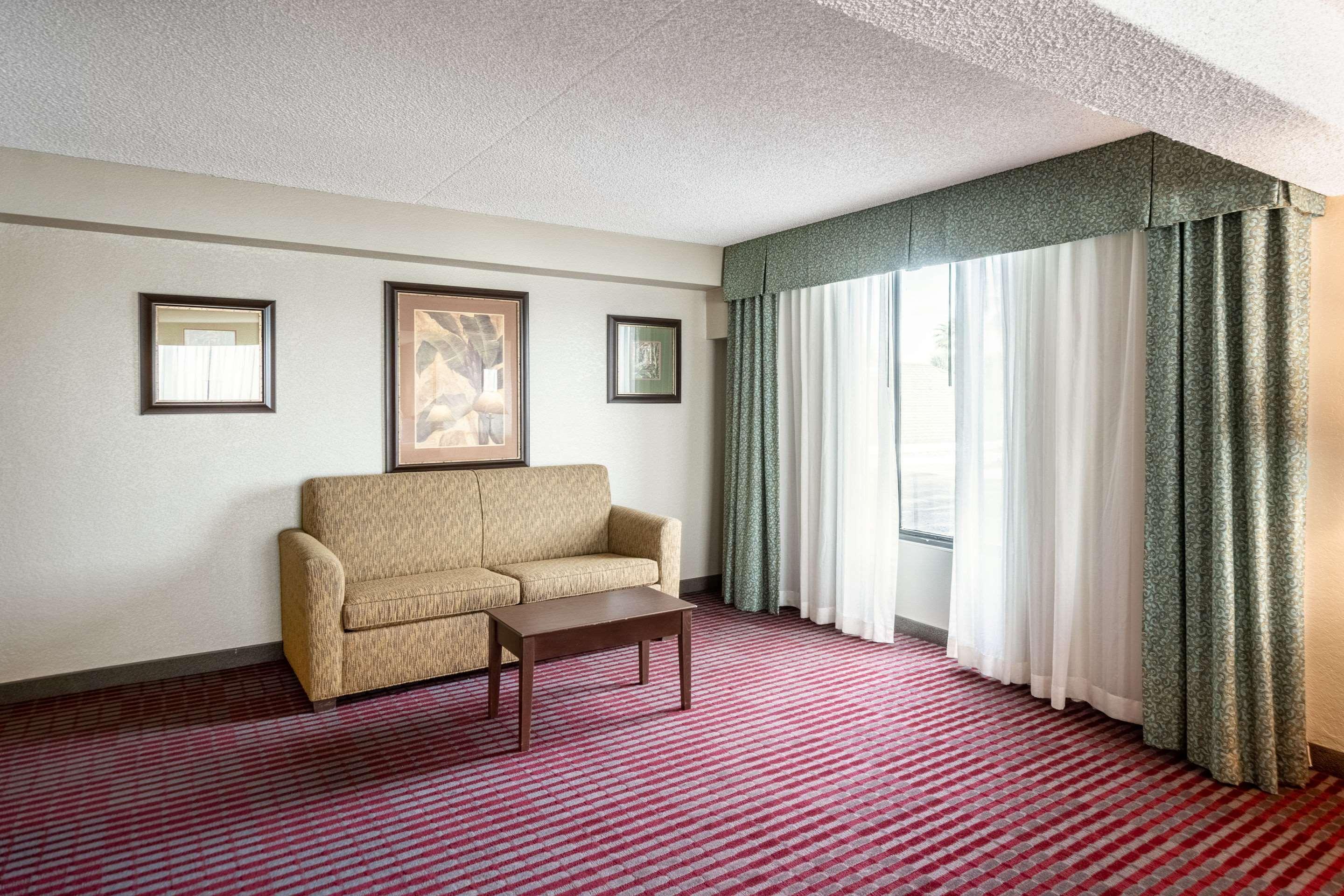 Lakeland Hotel Kültér fotó
